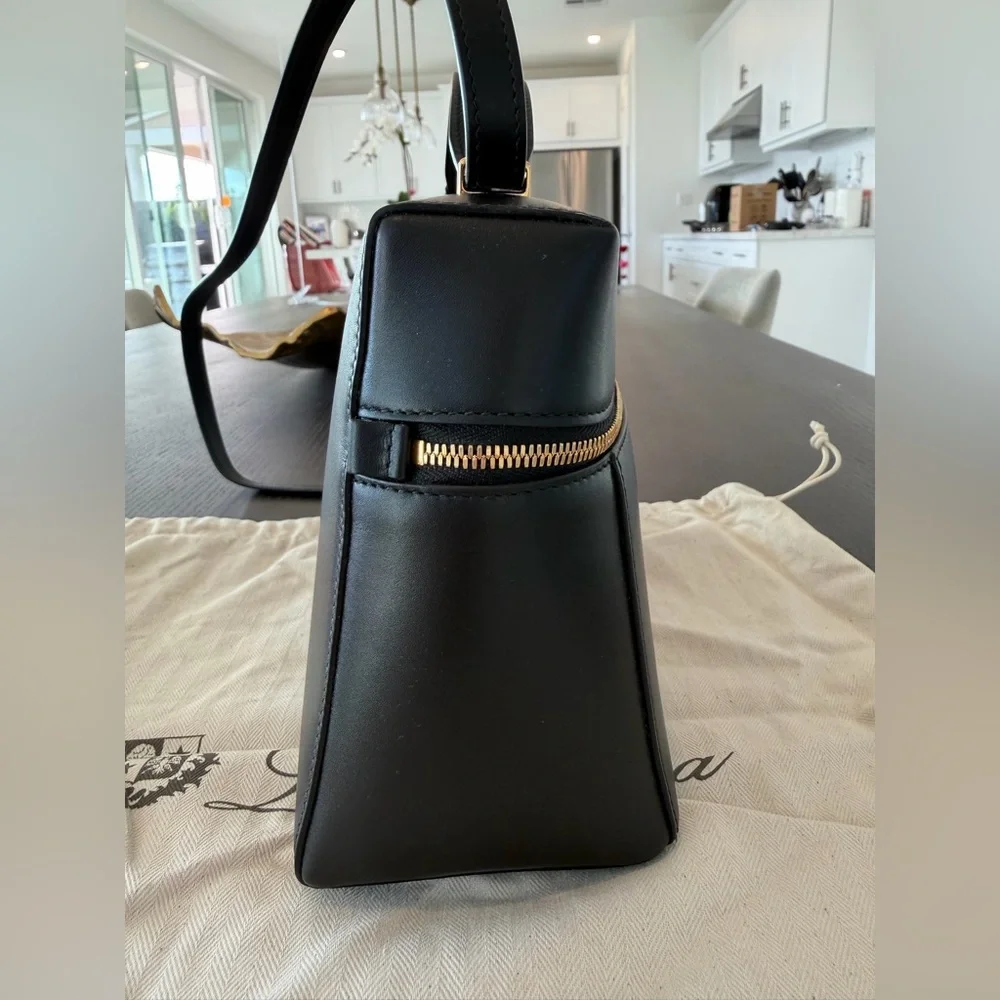 Loro Piana Extra Bag L27 in black smooth calfskin; worn 5x - Picture 6 of 11